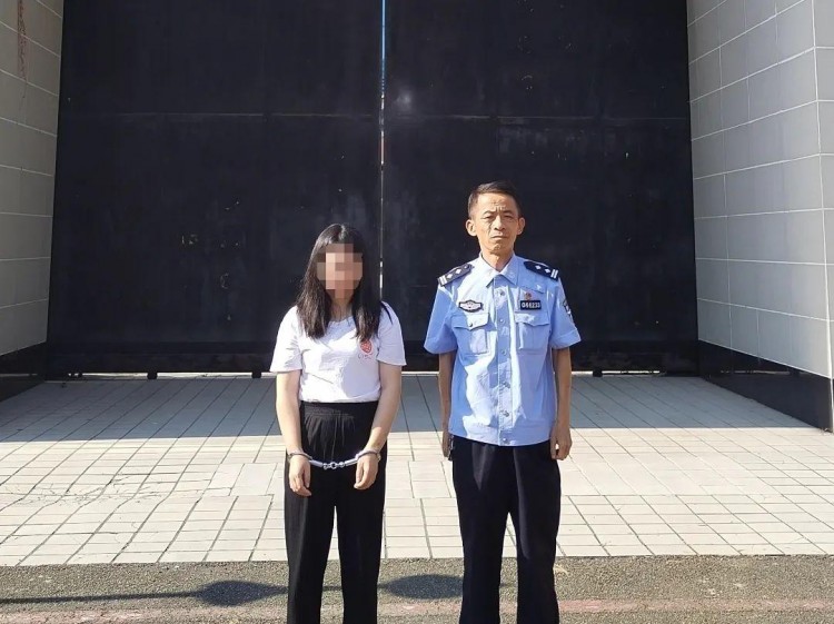 骗取微信号售卖挣大钱南充警方刑拘2人!